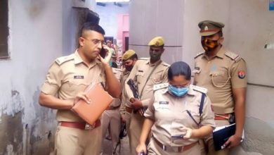 Photo of आगरा: गला रेतकर महिला और उसके 3 बच्चों की हत्या, जाँच में जुटी पुलिस