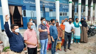 Photo of पार्किंग के विरोध में उतरा शिक्षक और अभिभावक संघ