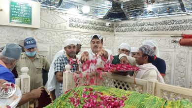 Photo of पूर्व राज्यमंत्री चौधरी निरपाल सिंह ने लोक दल के राष्ट्रीय अध्यक्ष की कामयाबी के लिए दरगाह साबिर पाक में चादर पेश कर देश में अमनो अमन और खुशहाली की दुआ मांगी