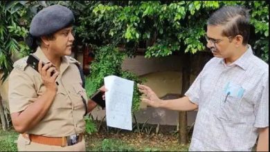 Photo of लखनऊ से पूर्व IPS अमिताभ ठाकुर अरेस्ट, पुलिस ने कहा- गिरफ्तार नहीं किया, शहर से बाहर जाने से रोका