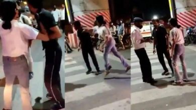 Photo of ये कैसी यूपी पुलिस ! कैब ड्राइवर की सरेआम पिटाई, फोन भी तोड़ डाला… आखिर क्या है वायरल वीडियो में दिखने वाली युवती का सच ?