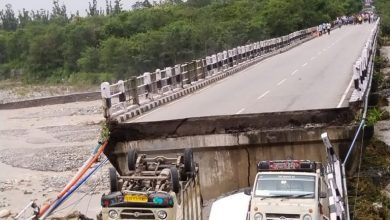 Photo of भारी बारिश के कारण गिरा रानीपोखरी का पुल