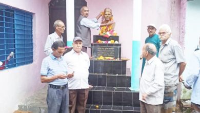 Photo of चंद्रकुंवर बर्त्वाल को श्रद्धा सुमन अर्पित किए