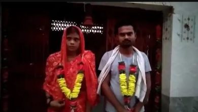 Photo of थाने पहुंची प्रेमिका ने पुलिस से लगाई गुहार, कहा- प्रेमी से मेरी शादी करवा दो, जानिए फिर क्या हुआ