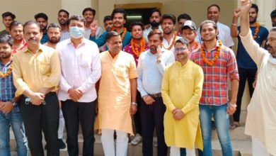 Photo of नवनियुक्त पदाधिकारियों का स्वागत करते भारतीय जनता पार्टी किसान मोर्चा के कार्यकर्ता