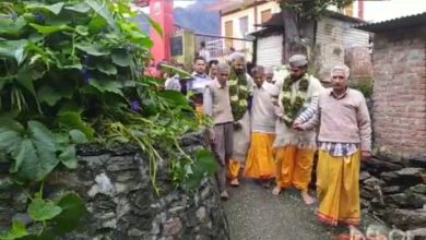 Photo of ब्रह्मकमल लेने को फुलारी रवाना