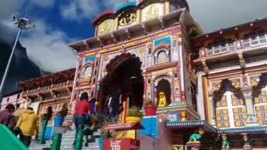 Photo of नारायण के जयकारों से गूंजी बद्रीपुरी सैकड़ों श्रद्धालुओं ने किए दर्शन